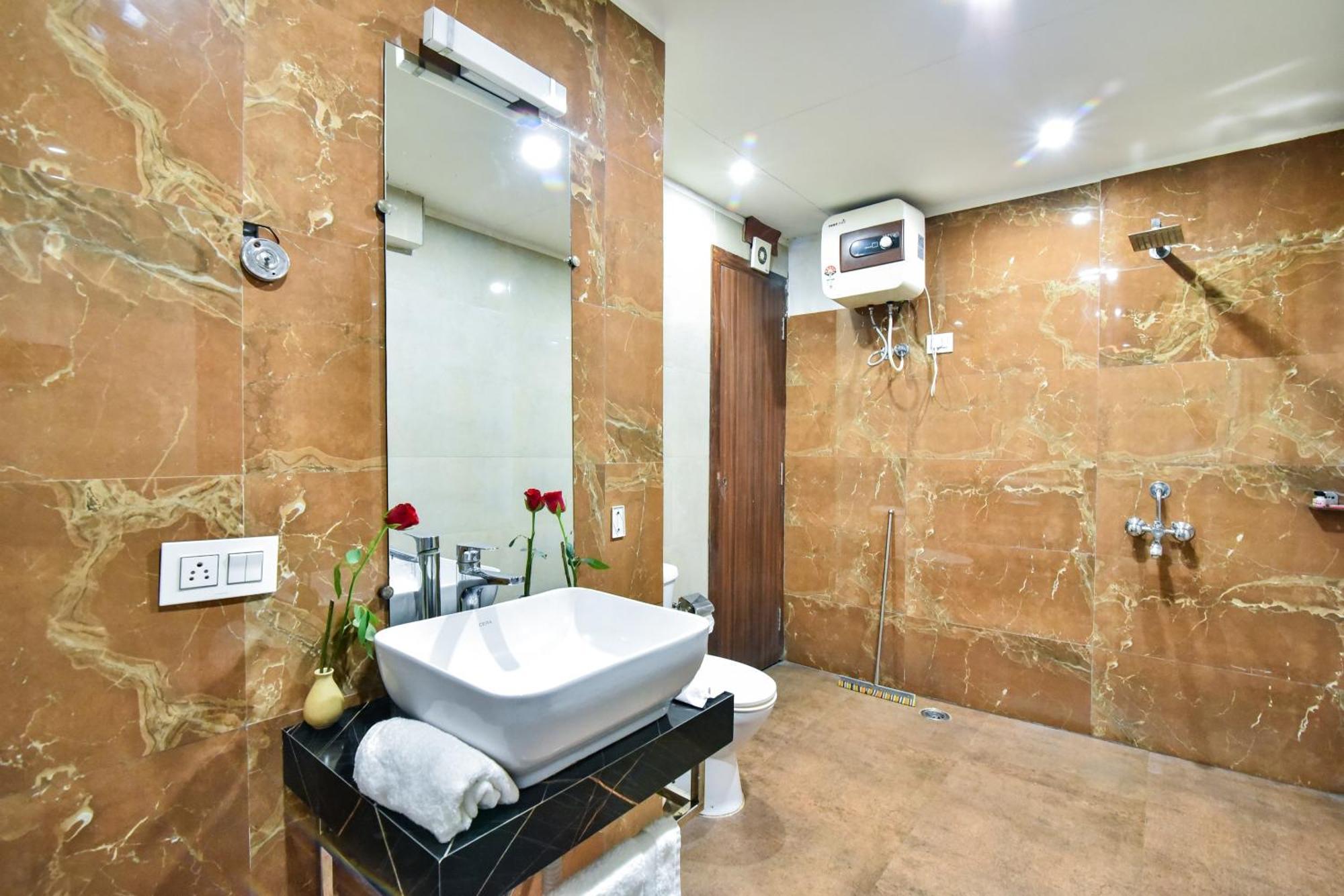 Pinaz Royale Amritsar Exterior foto