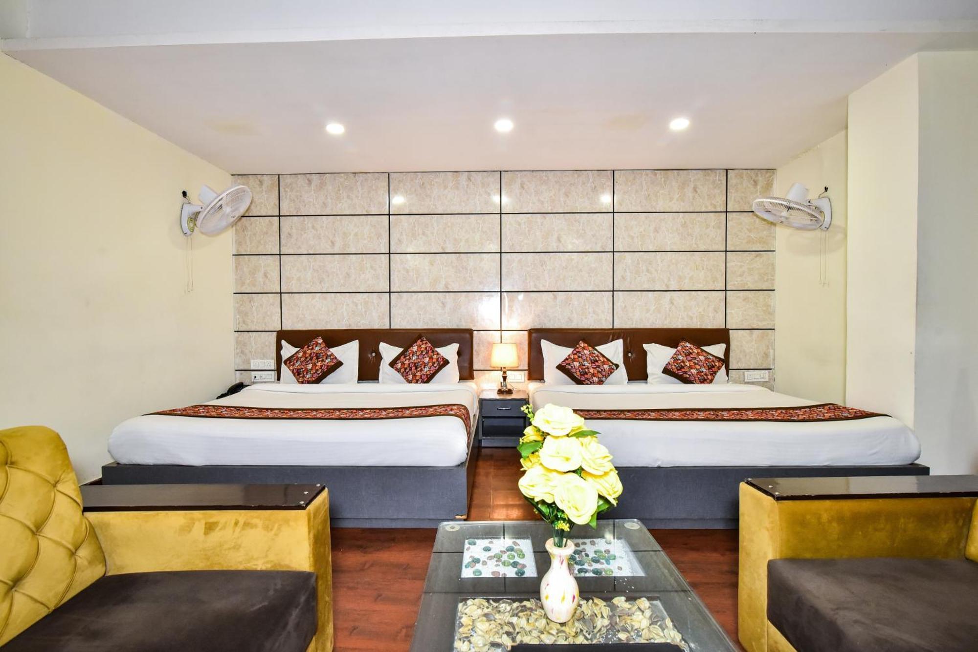 Pinaz Royale Amritsar Exterior foto