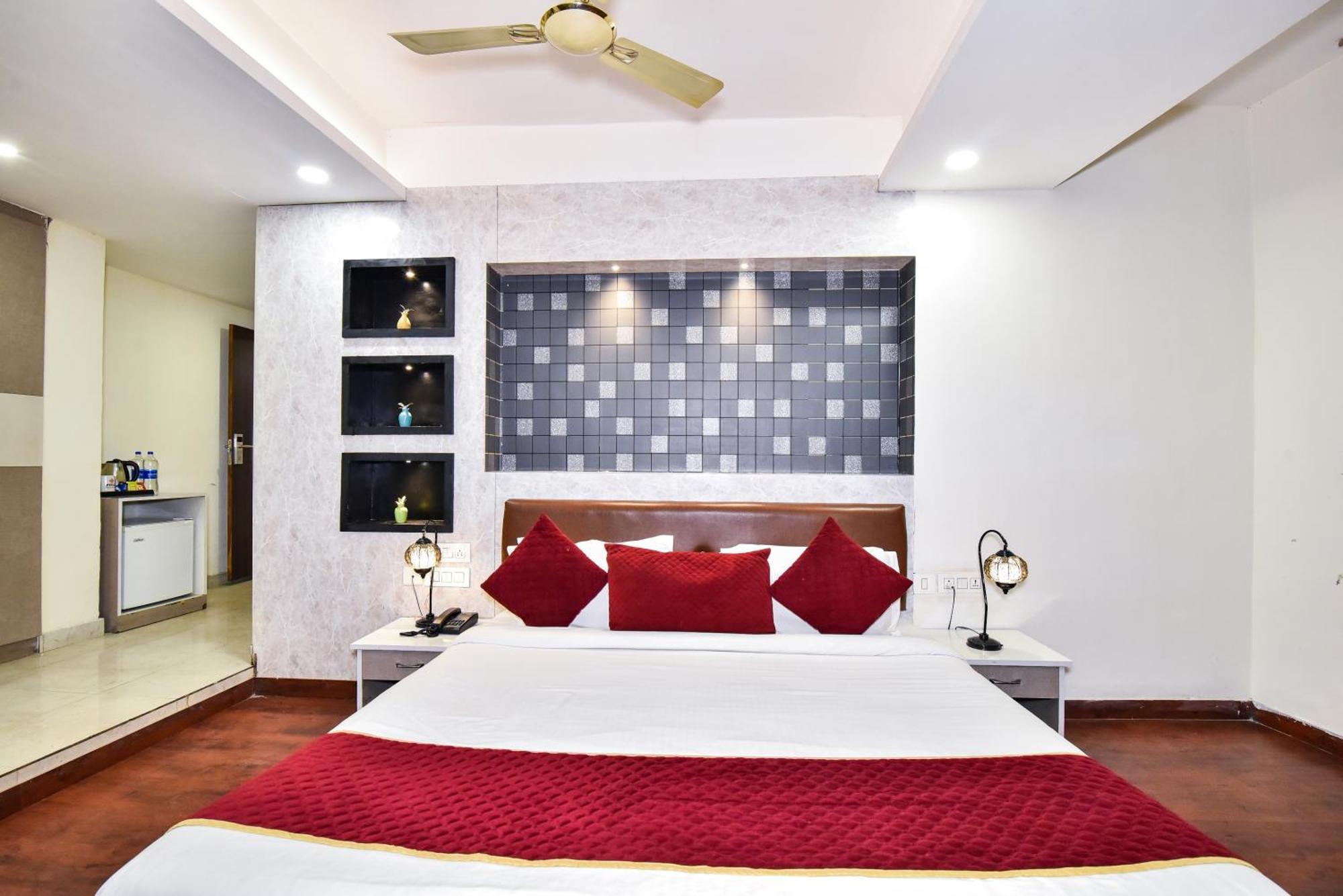 Pinaz Royale Amritsar Exterior foto