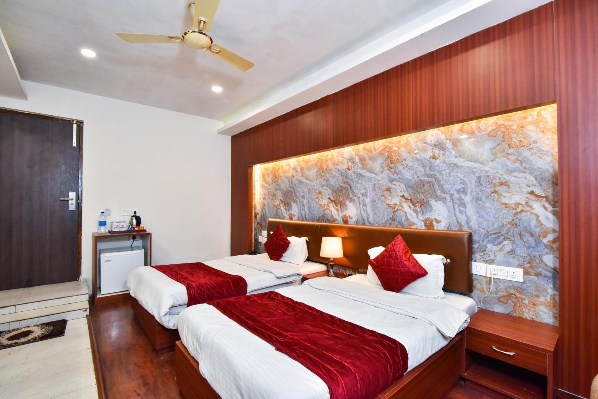 Pinaz Royale Amritsar Exterior foto